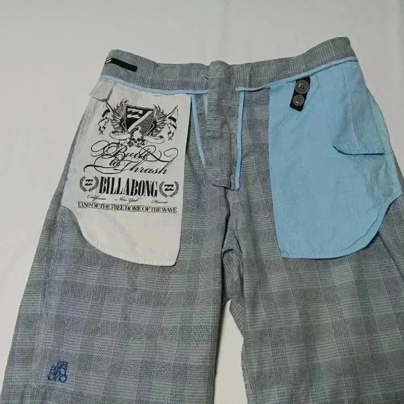 Billabong Men's Chino Gray and blue plaid.  Size 30x9 - Picture 5 of 7